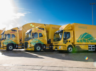 DHL Parcel UK takes delivery of six fully electric trucks and begins roll-out of 30 LNG tractor units