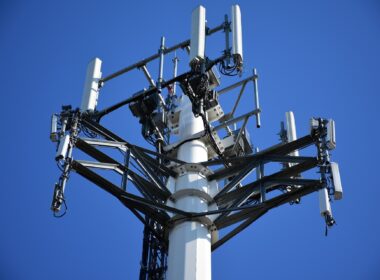 5G, phone tower